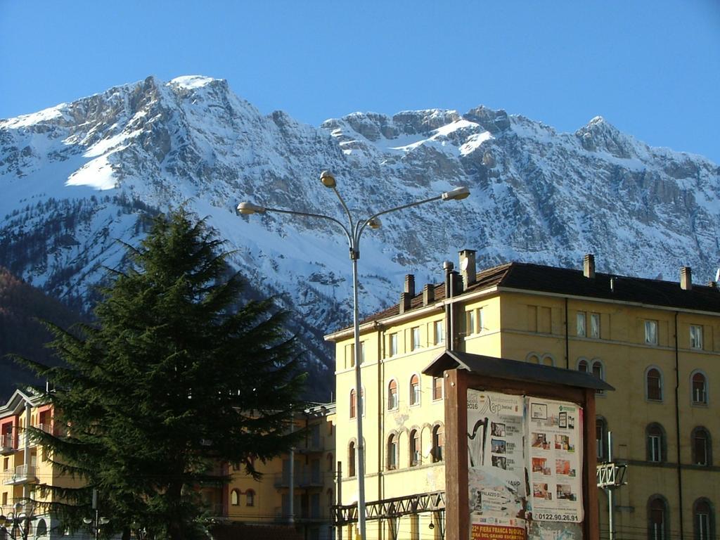 Hotel Sommeiller Бардонечия Екстериор снимка